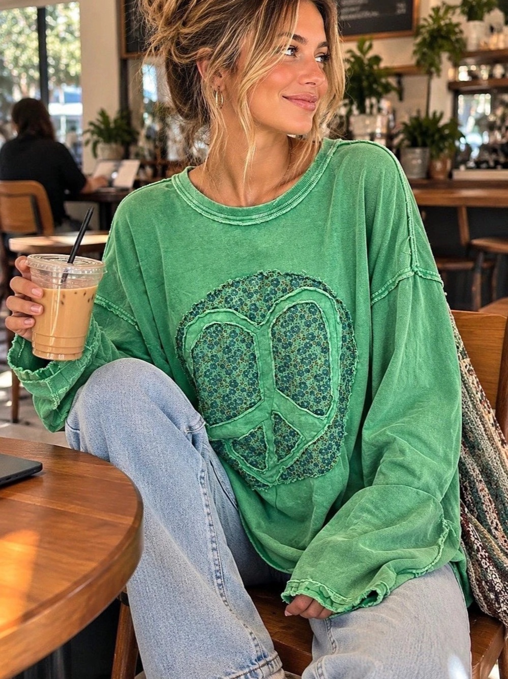 Easel Mineral Washed Terry Floral Peace Sign Pullover Green Small